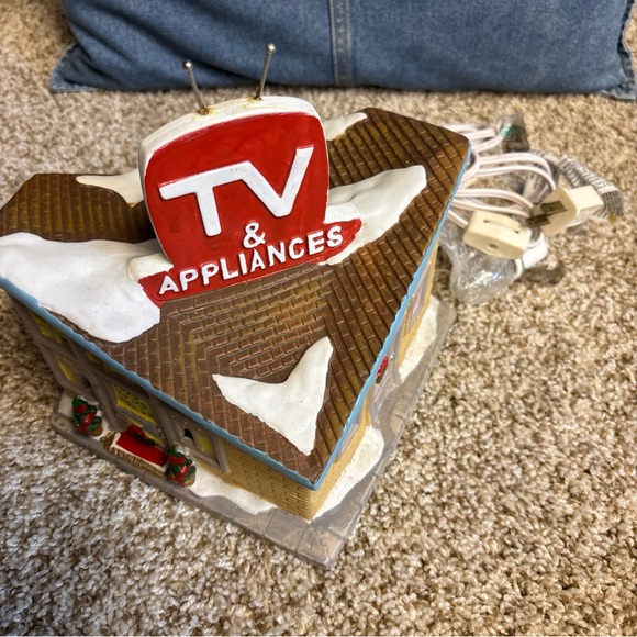 NIB Santa’s Workbench 3 Sons Appliance & TV store light up Christmas house - Picture 6 of 12